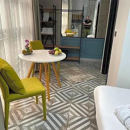 Mates Port 2*